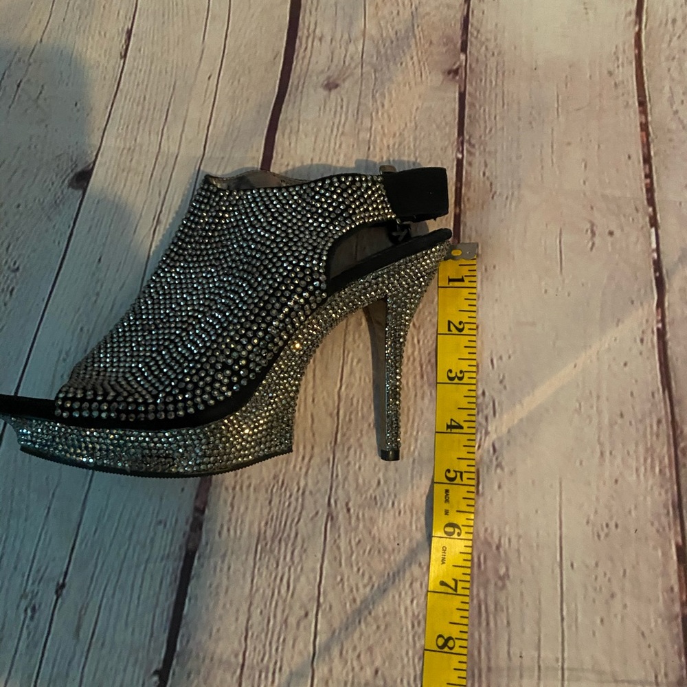 NEW GORGEOUS HELEN’S HEART PROM PAGEANT HEELS❣️ - Picture 5 of 6